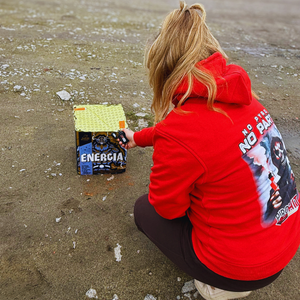 Jak bezpiecznie używać fajerwerków – poradnik ekspertów pirotechniki